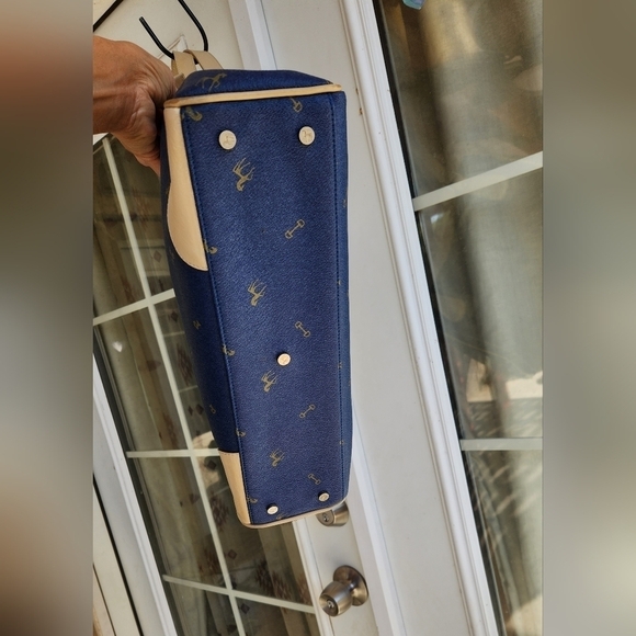 Petusco Genuine Leather Equestrian Pattern Made in Spain Handbag - Picture 8 of 12